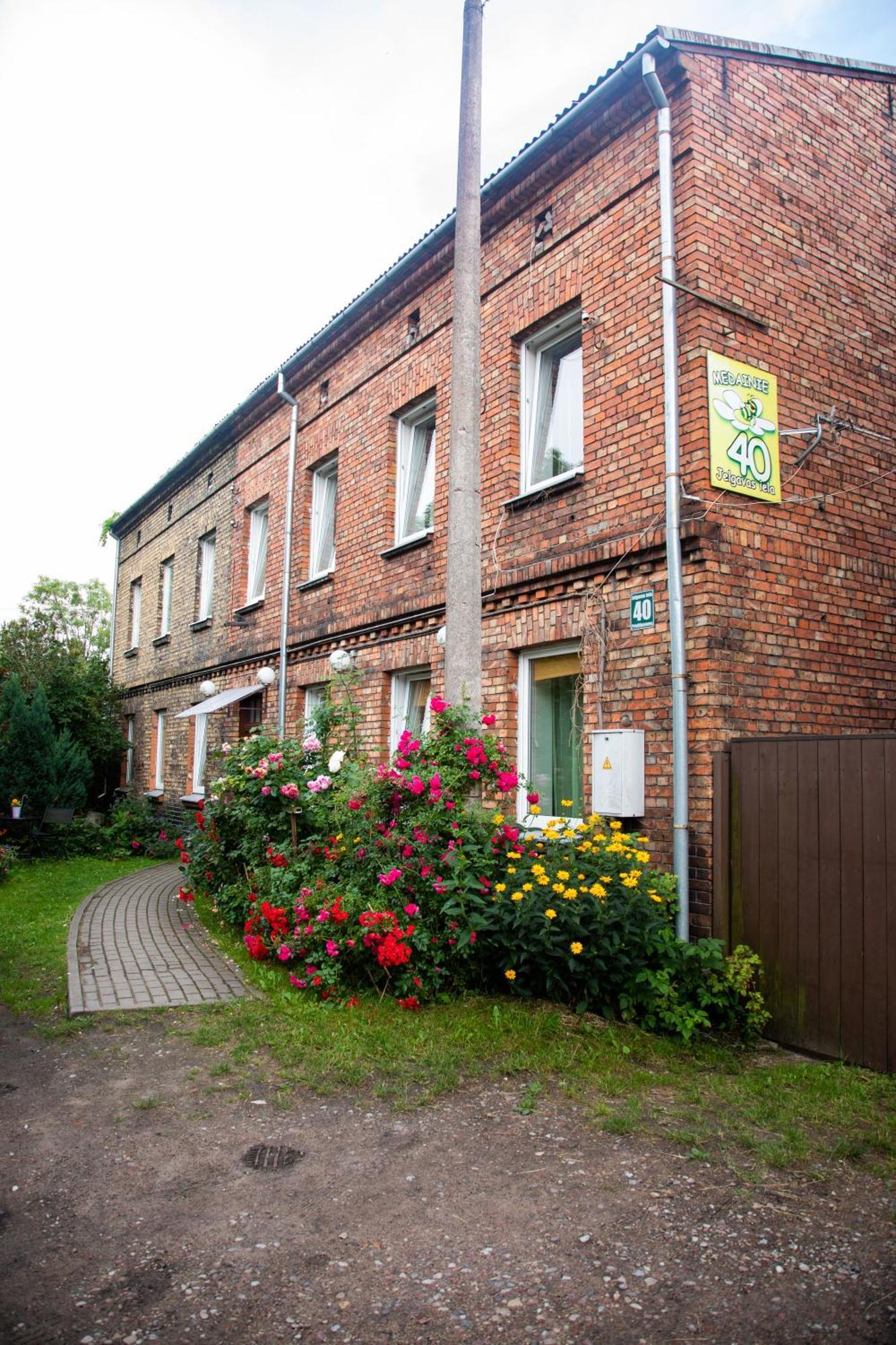 Medainie Apartamenti Liepaja Exterior photo